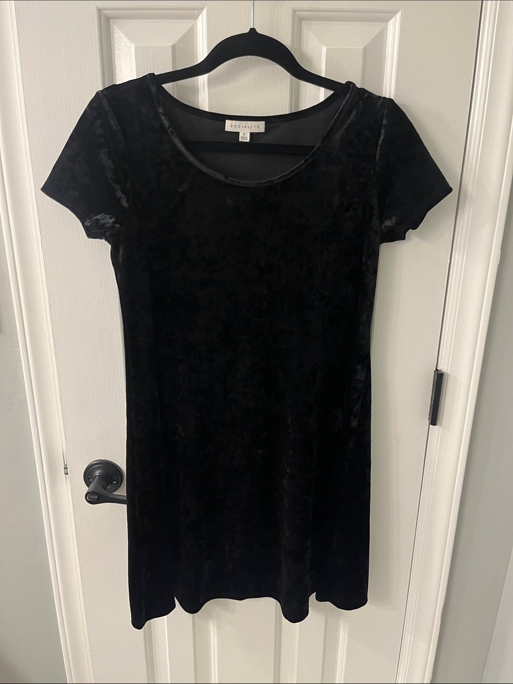 Socialite Black Velvet Mini Dress with Short Sleeves